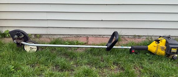 McCulloch Lawn Trimmer (For Parts Or Repairable)