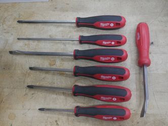 6 pieces milwaukee screwdriver set with 48-22-9214 pry bar new out of box