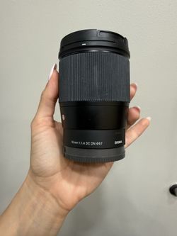 Sigma 16mm f/1.4 Lens for Sony E