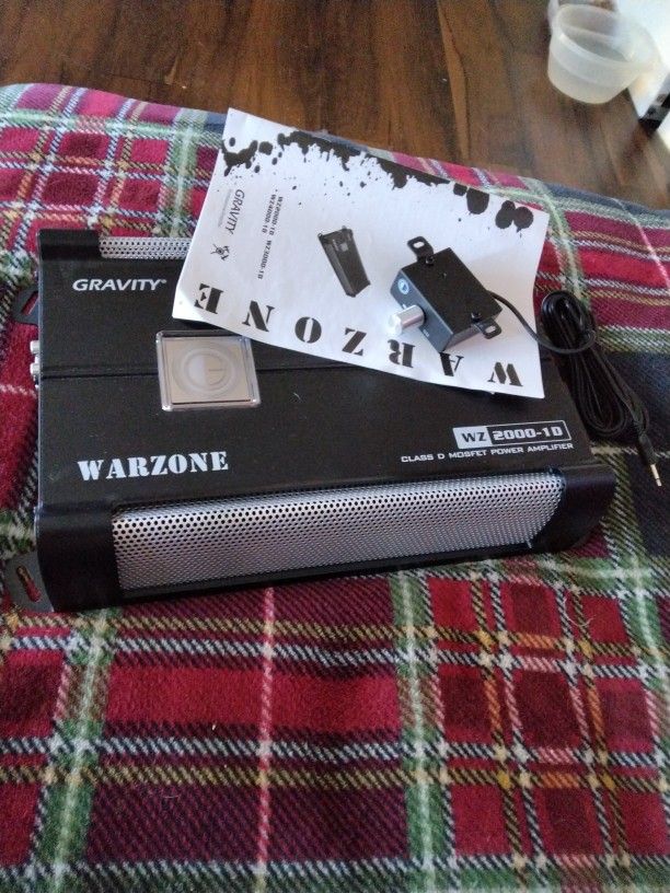 Gravity War Zone 2000 Watt Amp 