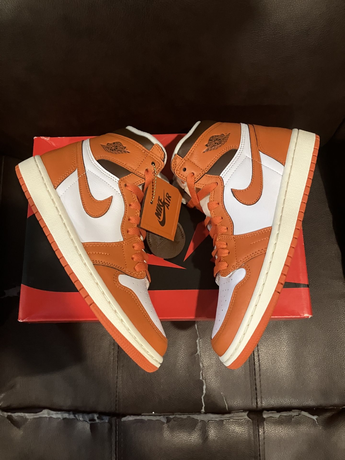 Nike Air Jordan 1 Retro High OG Starfish Size 7.5W 6Y