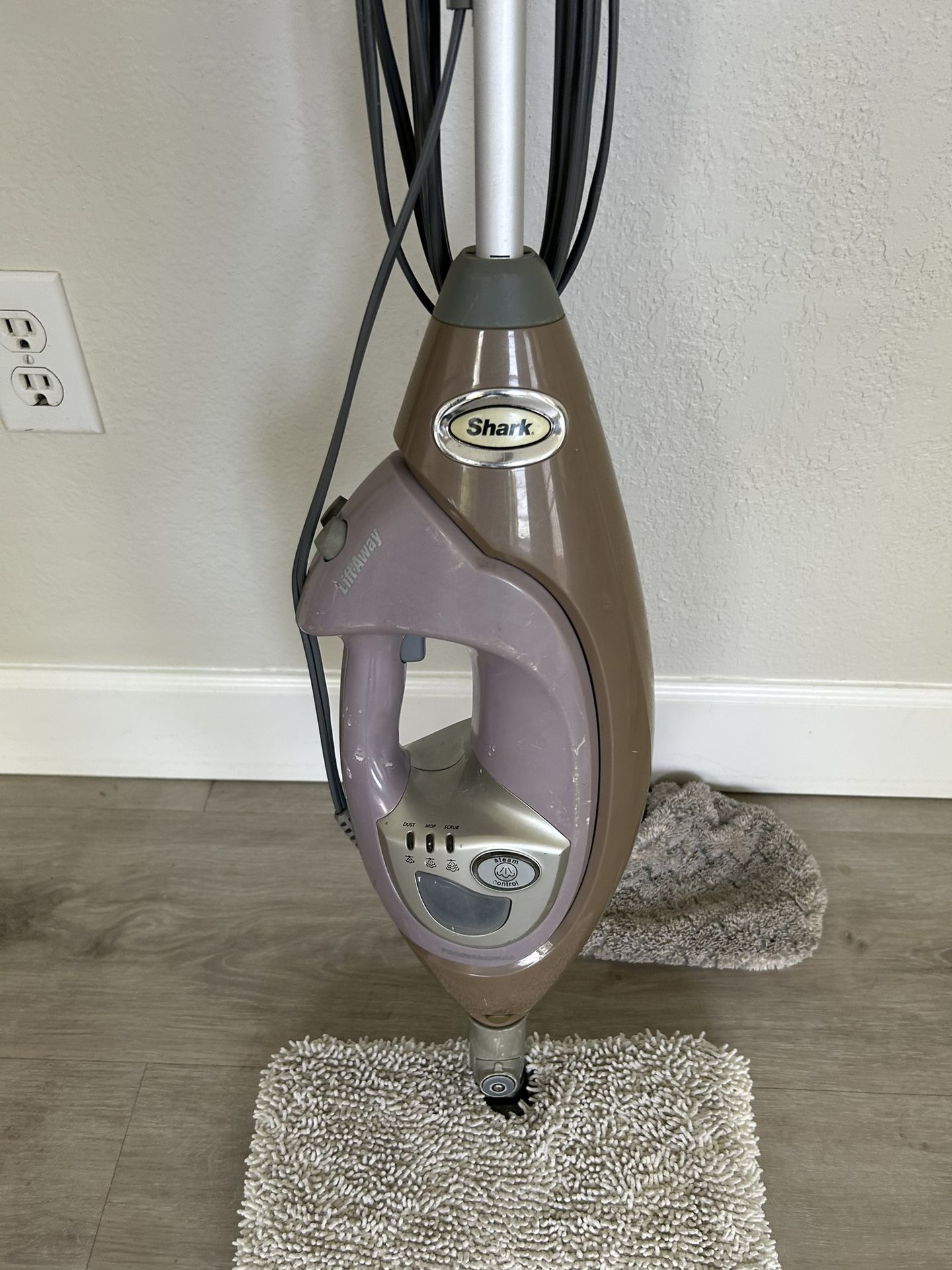 Shark Lift away Steam Cleaner