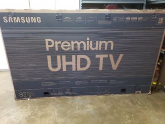 TV Samsung 82", 4k, RU8000, 240 Hz, Dynamic Cristal Color, HDR, Bixby, Excellent