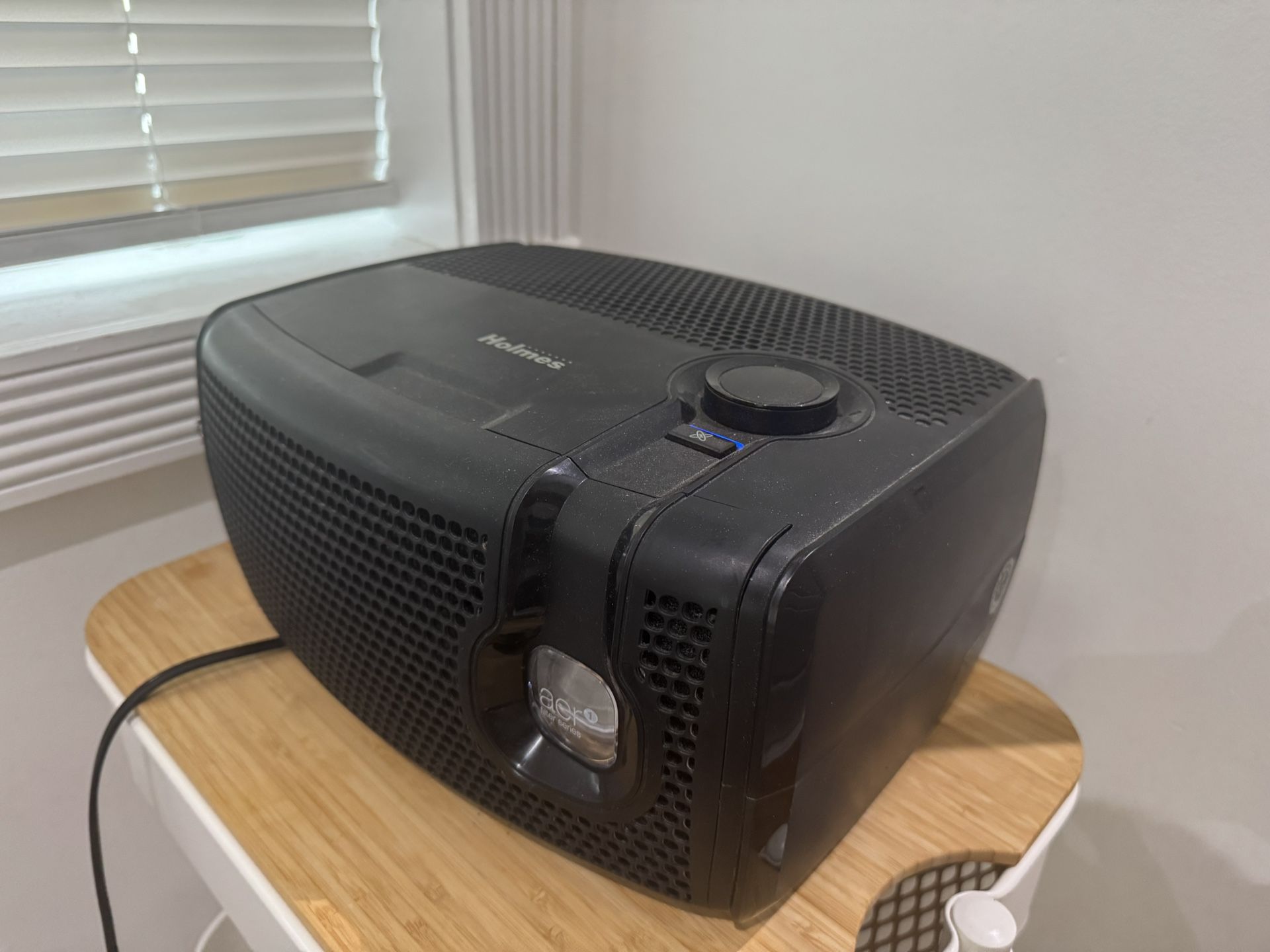 Holmes HAP9241 aer1 Hepa Desktop Air Purifier With ionizer 3 Speeds