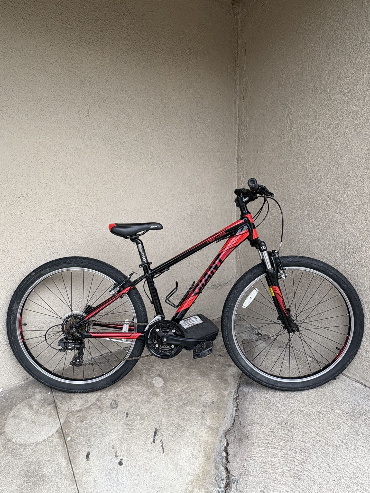 Giant Revel 2 Mountain Bike size XS