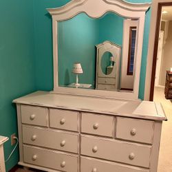Rustic White Dresser With Mirror