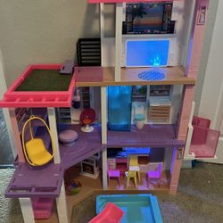 Barbie House With Dolls & Accessories 