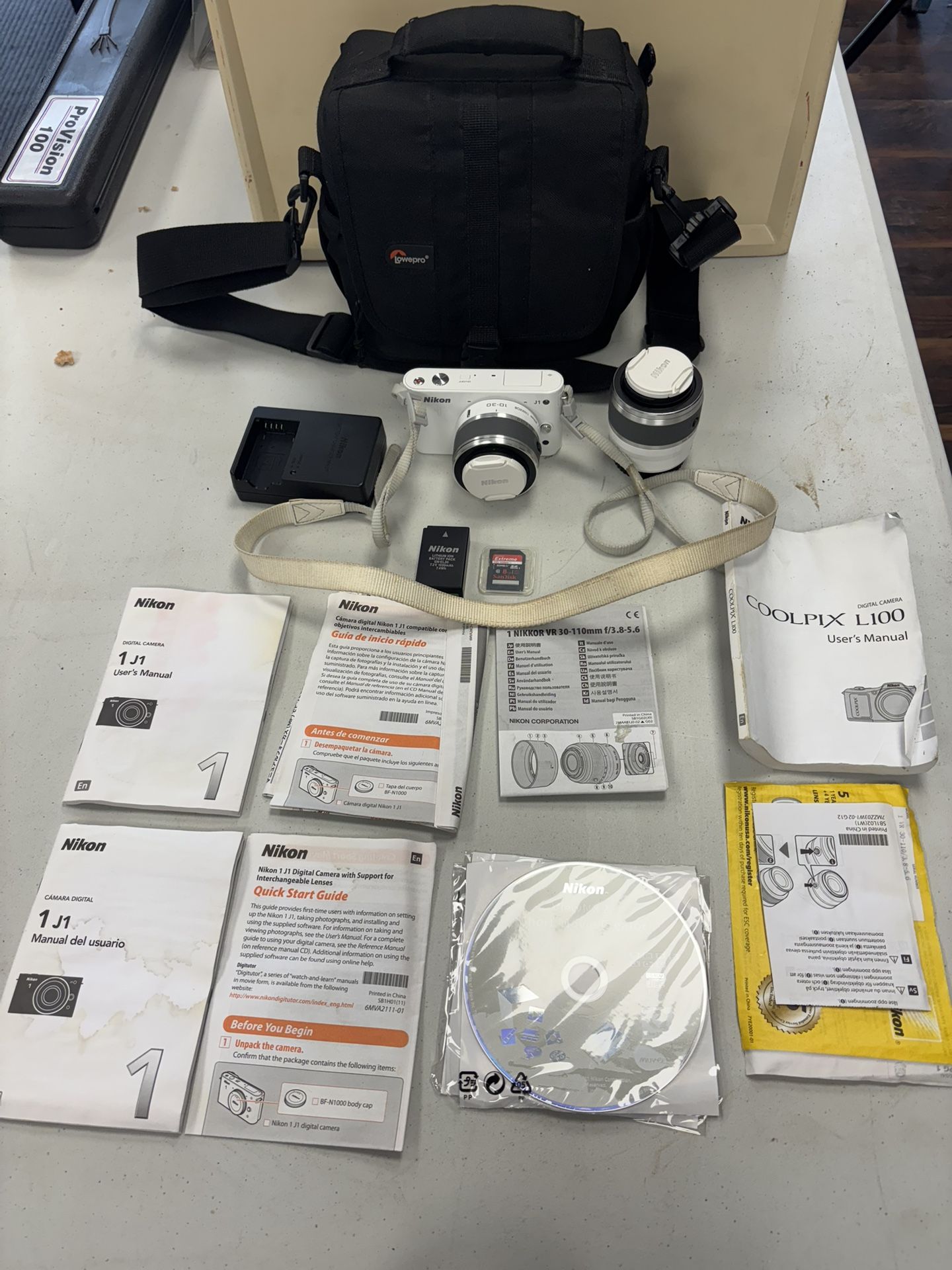 NIKON 1 J1 10.1 MP DIGITAL CAMERA 10-30 & 30-110mm LENS and BAG