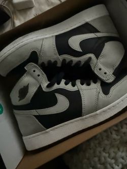 Air Jordan 1 Black/ LT Smoke grey/ white