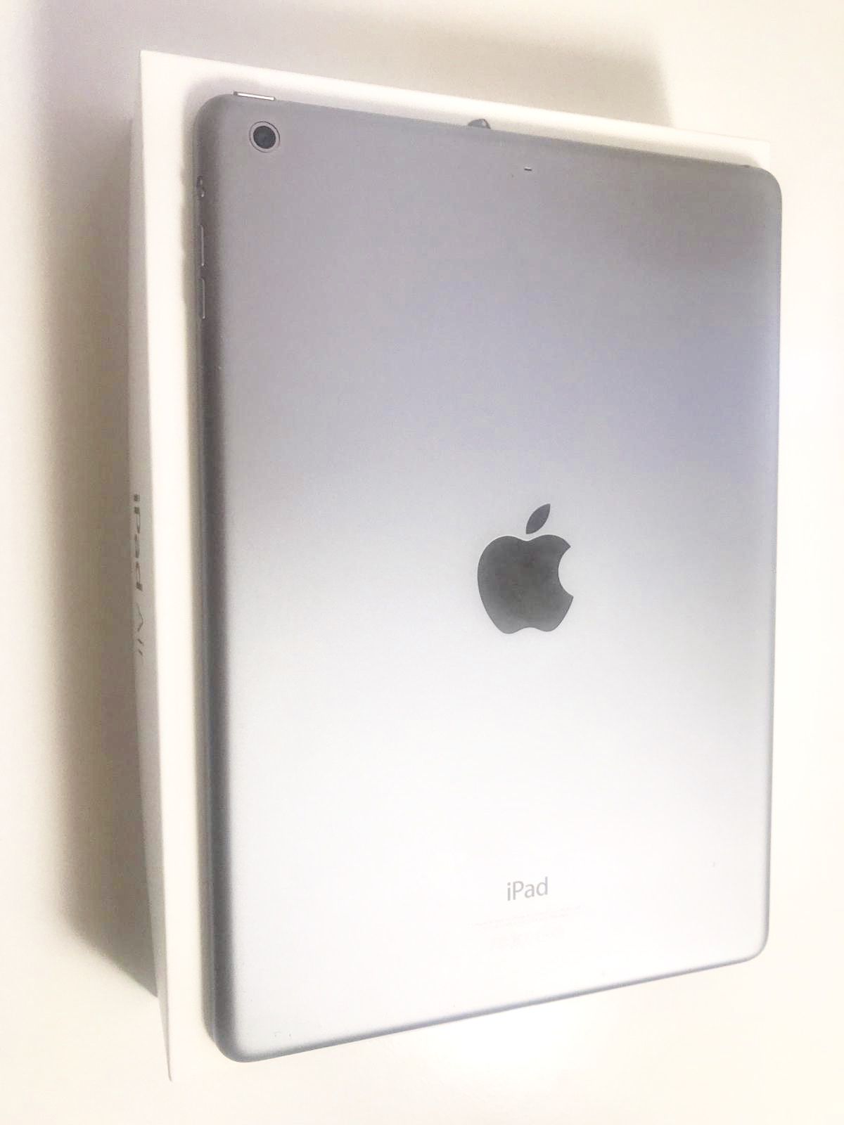 Apple iPad 9.7” ✨ Mint Condition 🔥