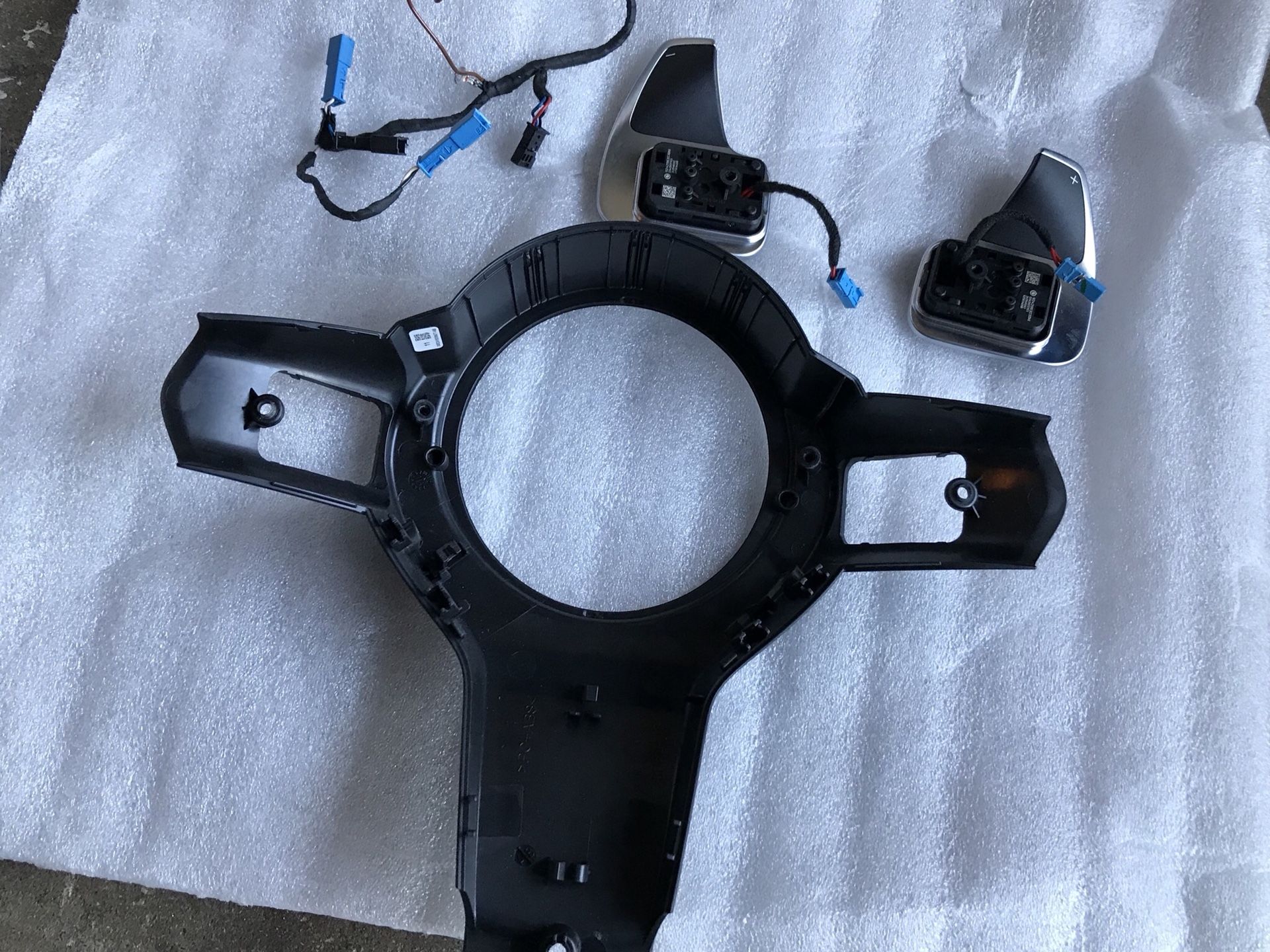 BMW F30 F31 F34 F20 F21 STEERING WHEEL SHIFT PADDLES / steering wheel rear housing for paddles