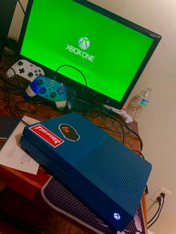 Xbox One S // Exclusive edition
