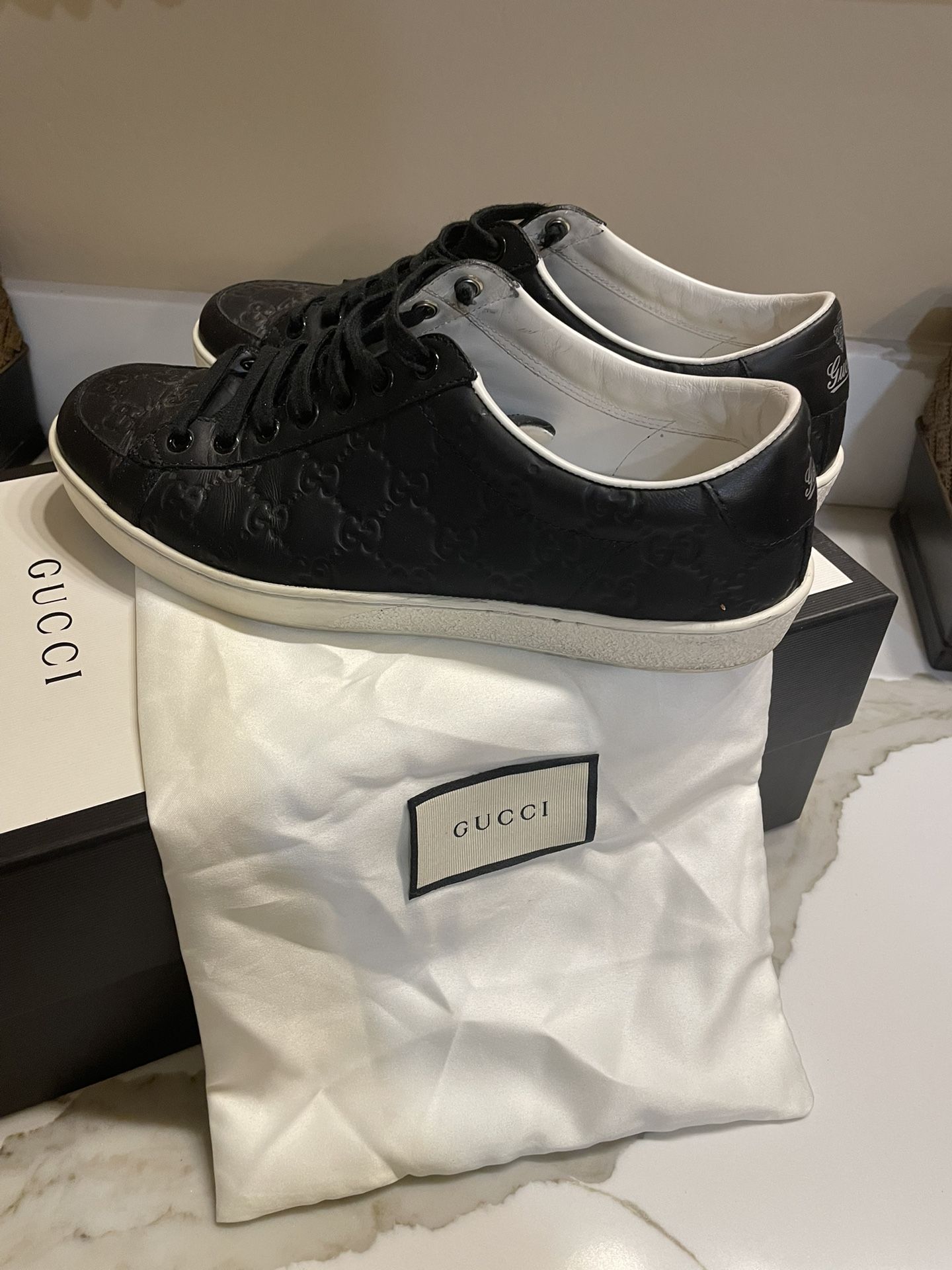 Gucci Mens. G 7.5. US 8 To 8.5