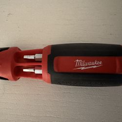 Milwaukee Ratcheting Screwdriver 