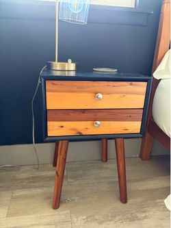 🪵 2 Matching Mid-Century Nightstands – St. Pete, FL