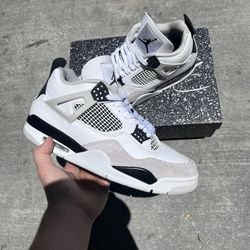 Jordan 4 Military Black (Size 10.5)
