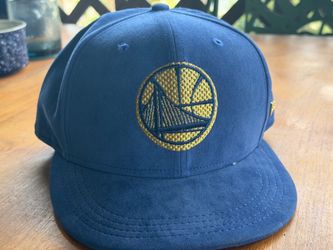 Golden State Warriors New Era 59FIFTY Fitted Cap – Navy Blue & Metallic Gold Embroidered Logo