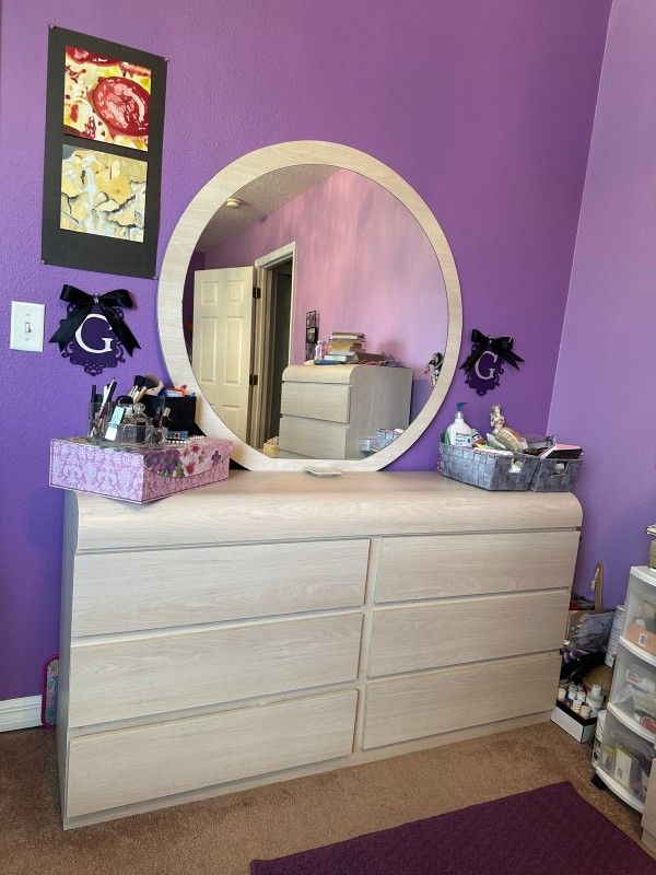 3 Night Stans, In The Rest Of The Bedroom Set