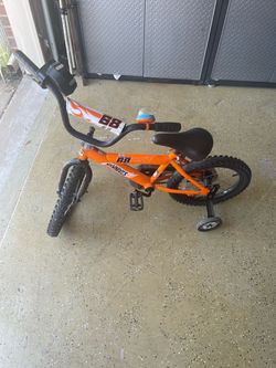 Dynacraft 16" Hot Wheels Boys Bike
