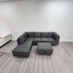 SECTIONAL COUCH WITH OTTOMAN 