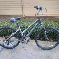 Trek Navigator 200 Hybrid Bike