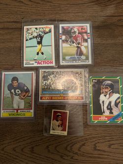VINTAGE NFL FOOTBALL LOT - Dan Fouts Rookie, Bradshaw, Jerry Rice!