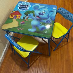 Kids Table and Chairs