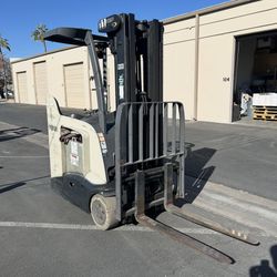 Electric Forklift Works Good 3k Capacity Triple Mast 