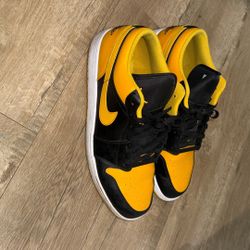 Air Jordan 1 Low Taxi Color. Size 15 US