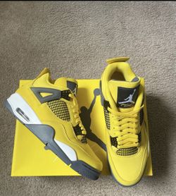Air Jordan Retro 4 “Lightening”