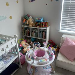 Baby Activity Chair/toys 3-9 Mos 