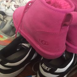 Pink Ugg Boots For The ❄️ Season 