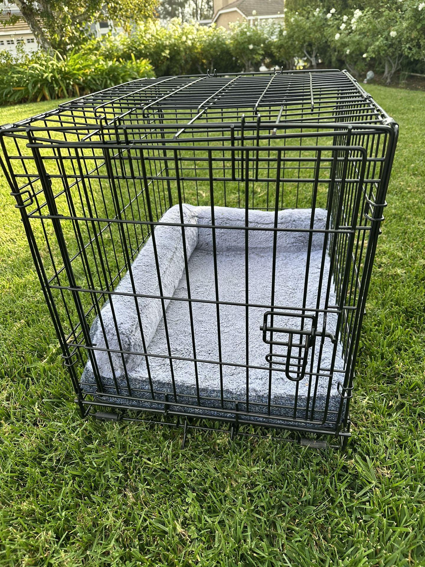 Dog Crate With Interior Comfort Pad