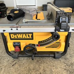 DEWALT  10-in Carbide-Tipped Blade 15-Amp Portable Table Saw