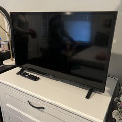 LG LED Flat screen TV  32”