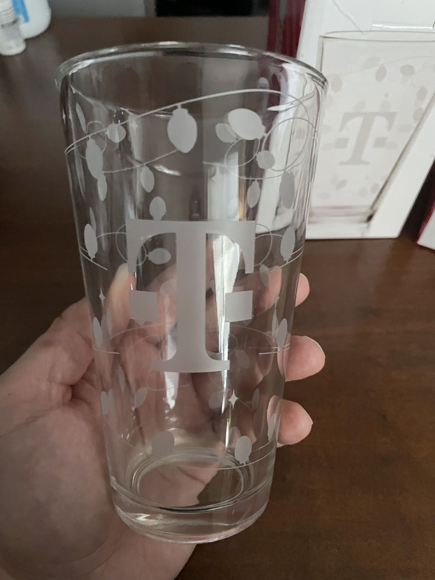 2pk T-Mobile Holiday Drinking Glasses