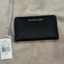Michael Kors Wristlet 