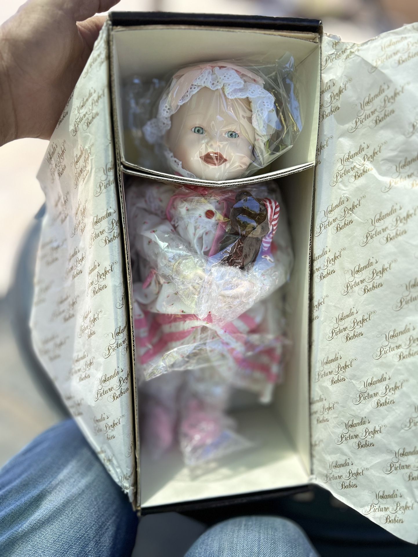 6 Dolls. ,, Muñecas