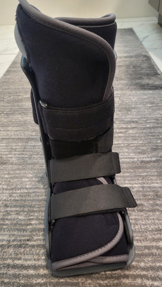 MaxTex Orthopedic Air Ankle Walker- Size Small Right