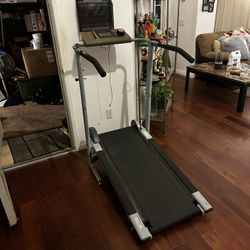 Treadmill - does not have motor
