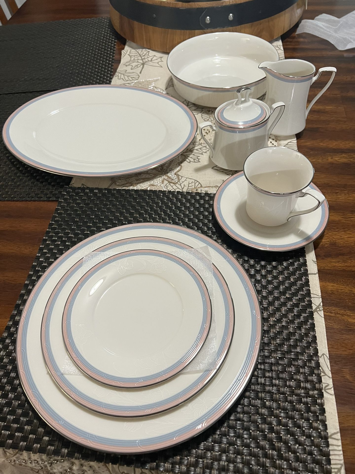 Noritake China Service Of 10