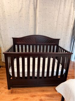 Infant & toddler crib