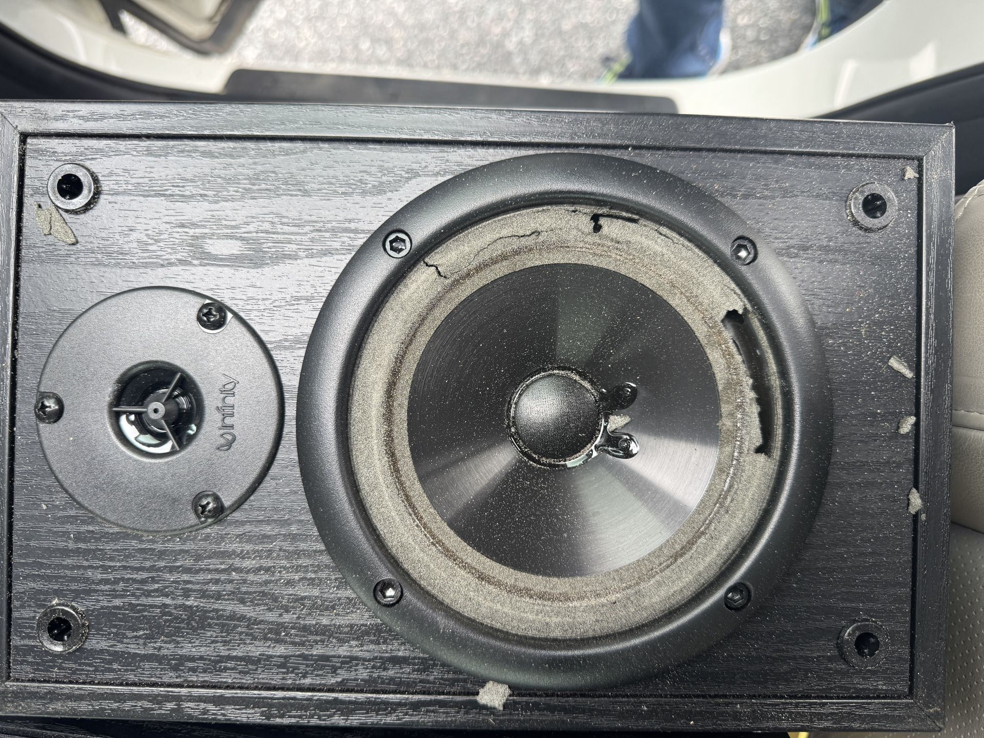 Infinity SS2400 Bookshelf Speaker Set