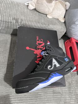 Jordan 5 Awake NY Size 10.5