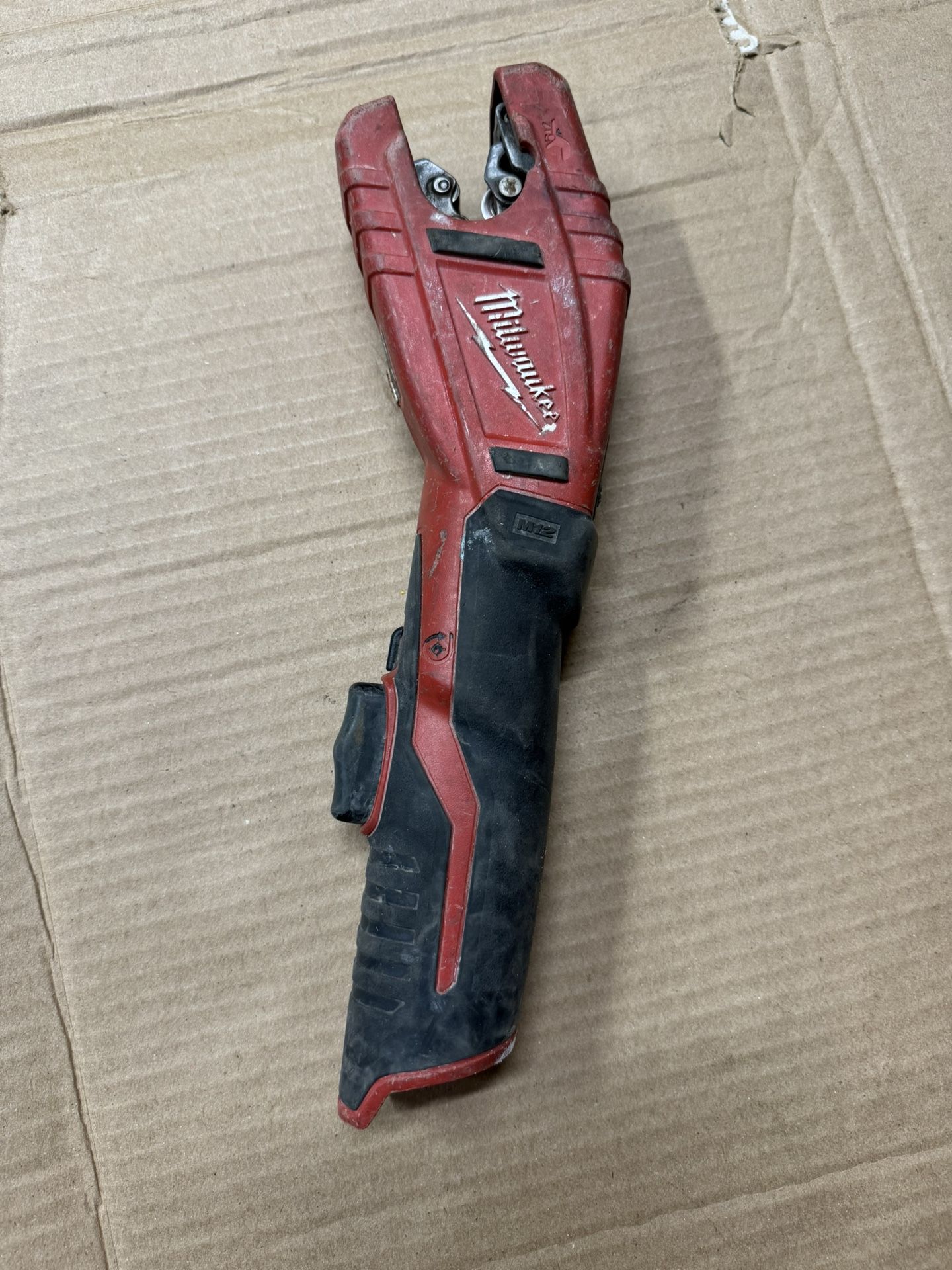 Milwaukee M12 12V Lithium-Ion Cordless Copper Tubing Cutter (Tool-Only)