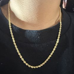 Gold rope chain diamond cut