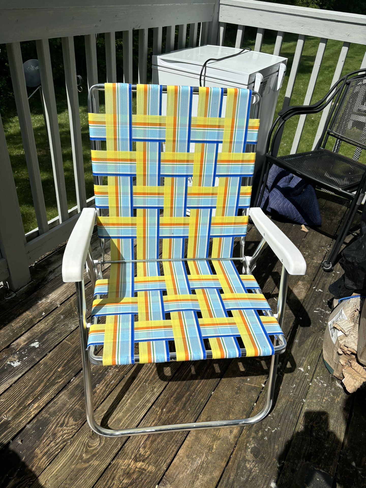 Beautiful Vintage multicolored foldable lawn chair