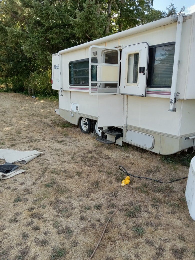Hi-Lo Trailer For Sale for Sale in Stayton, OR - OfferUp