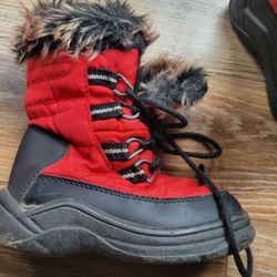 Kids Size 8 Snow Boots