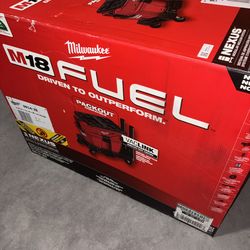 Milwaukee 0914-20 M18 Wet/Dry Bagless Cordless Vacuum Red/Black 18L w/ Accs